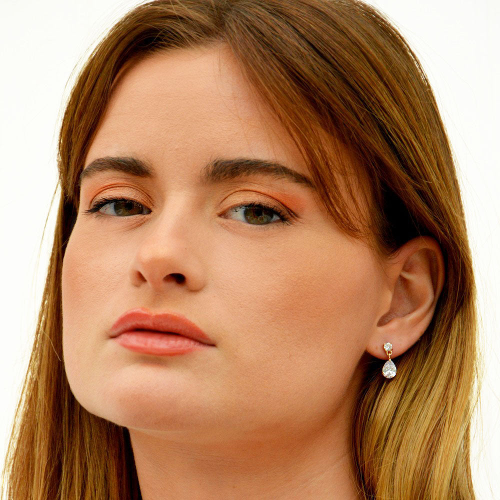 Boucle d'oreille pendante plaqué or zirconium 1,5 cm Gigi Bellaime 6