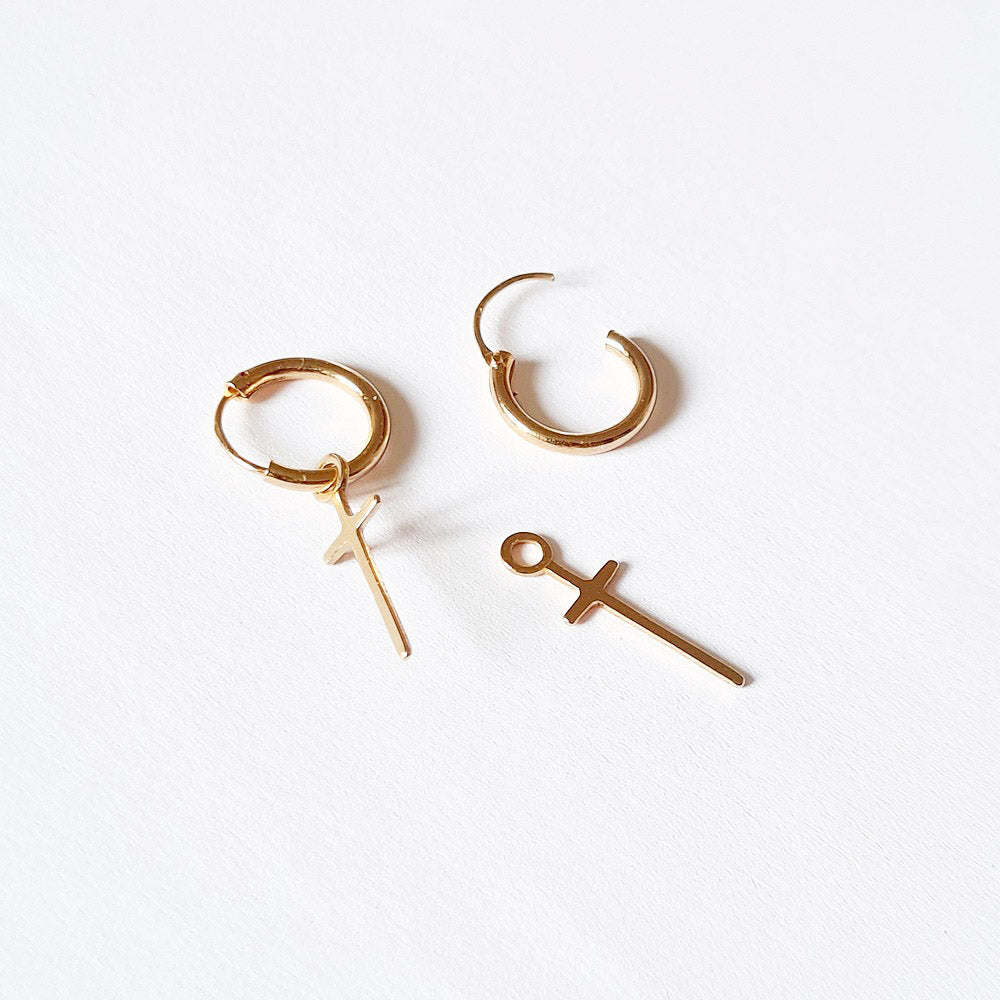 Boucle d'oreille croix femme créole plaqué or 18K zirconium 2 cm Amenum Bellaime 5