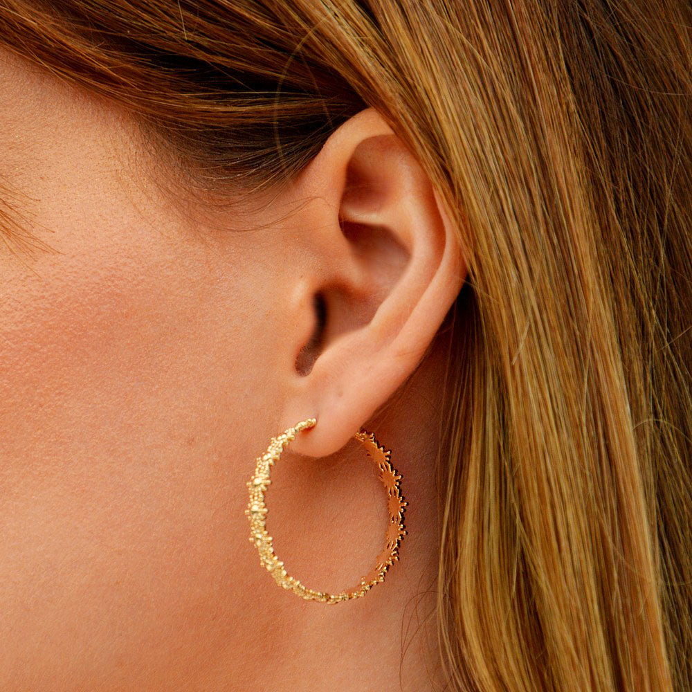 Boucles d'oreilles créoles torsadées plaqué or 18K 3 cm Heather Bellaime 2