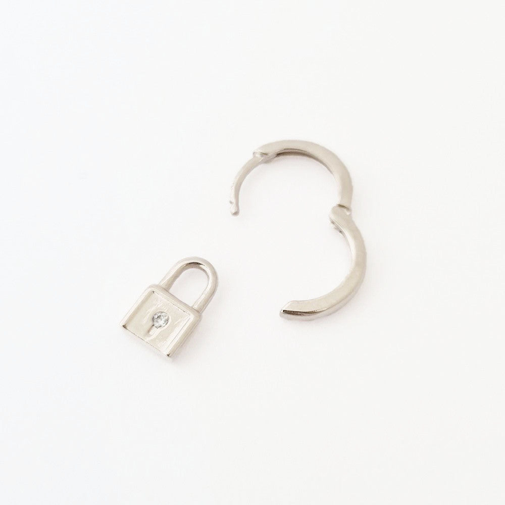 Boucle d'oreille cadenas argent 925 zirconium individuelle 1,2 cm The Secret Bellaime 4
