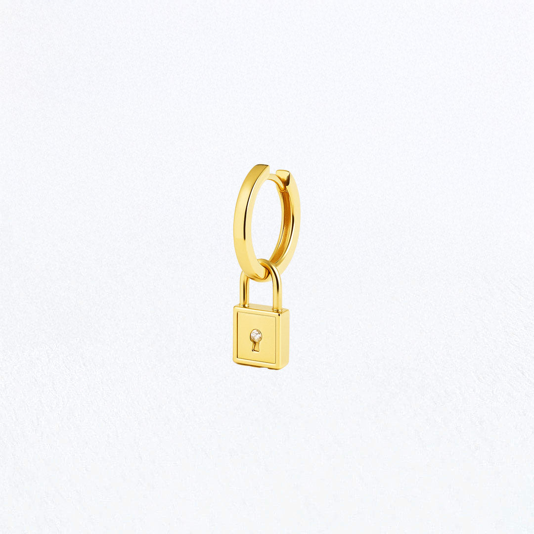 Boucle d'oreille cadenas plaqué or 18K zirconium individuelle 1,2 cm The Secret Bellaime