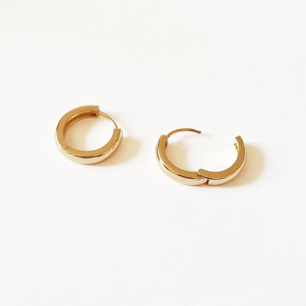 Boucles d'oreilles créoles plaqué or 18K 1,5 cm Buggy Bellaime 5