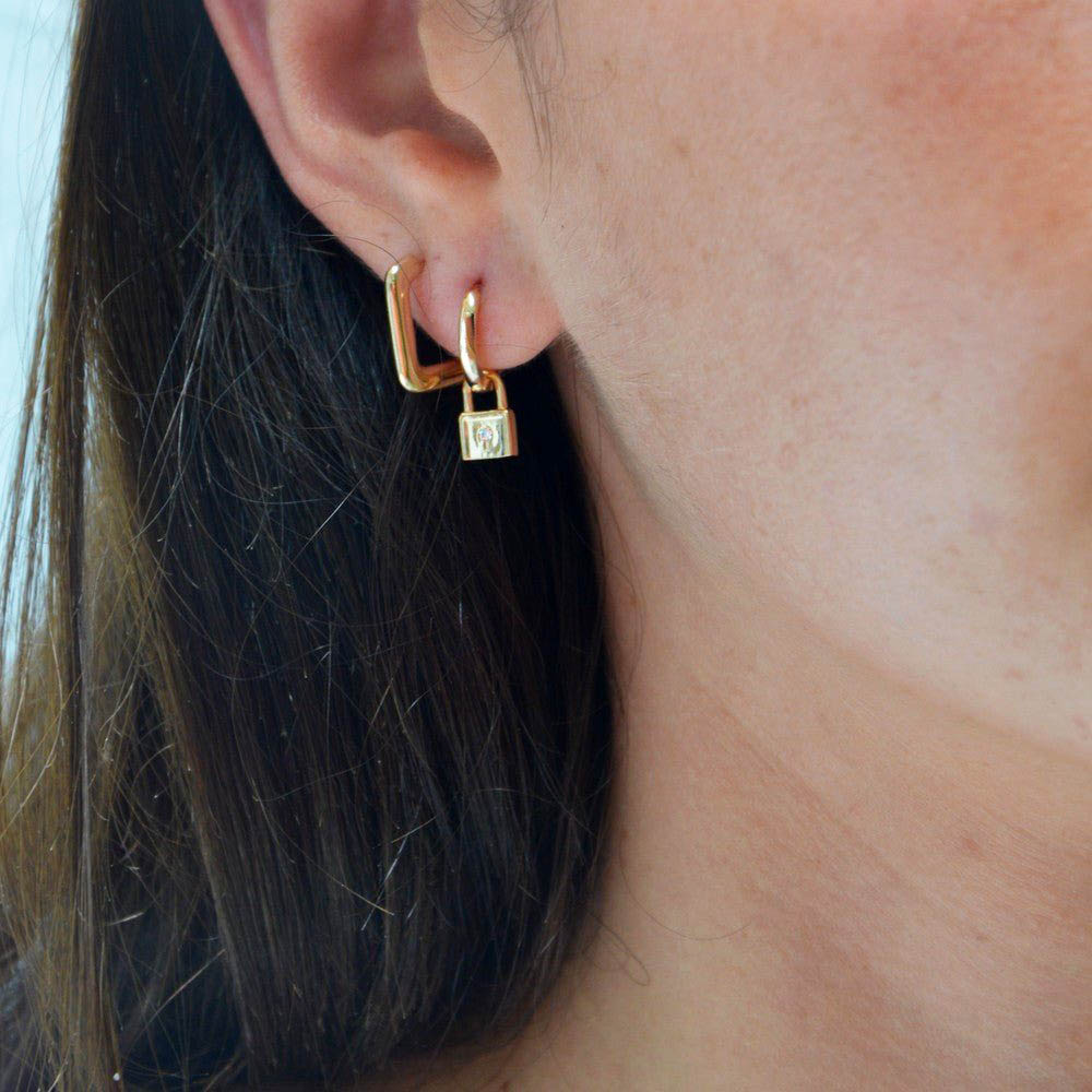 Boucles d'oreilles cadenas créoles plaqué or 18K zirconium 1,2 cm The Secret Bellaime 2
