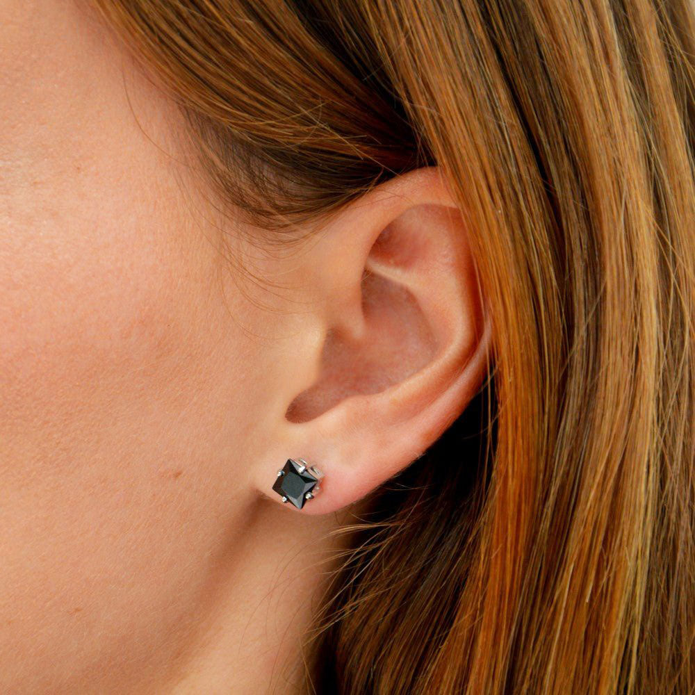 Boucle d'oreille noir femme puce argent 925 Massive Black Bellaime 4