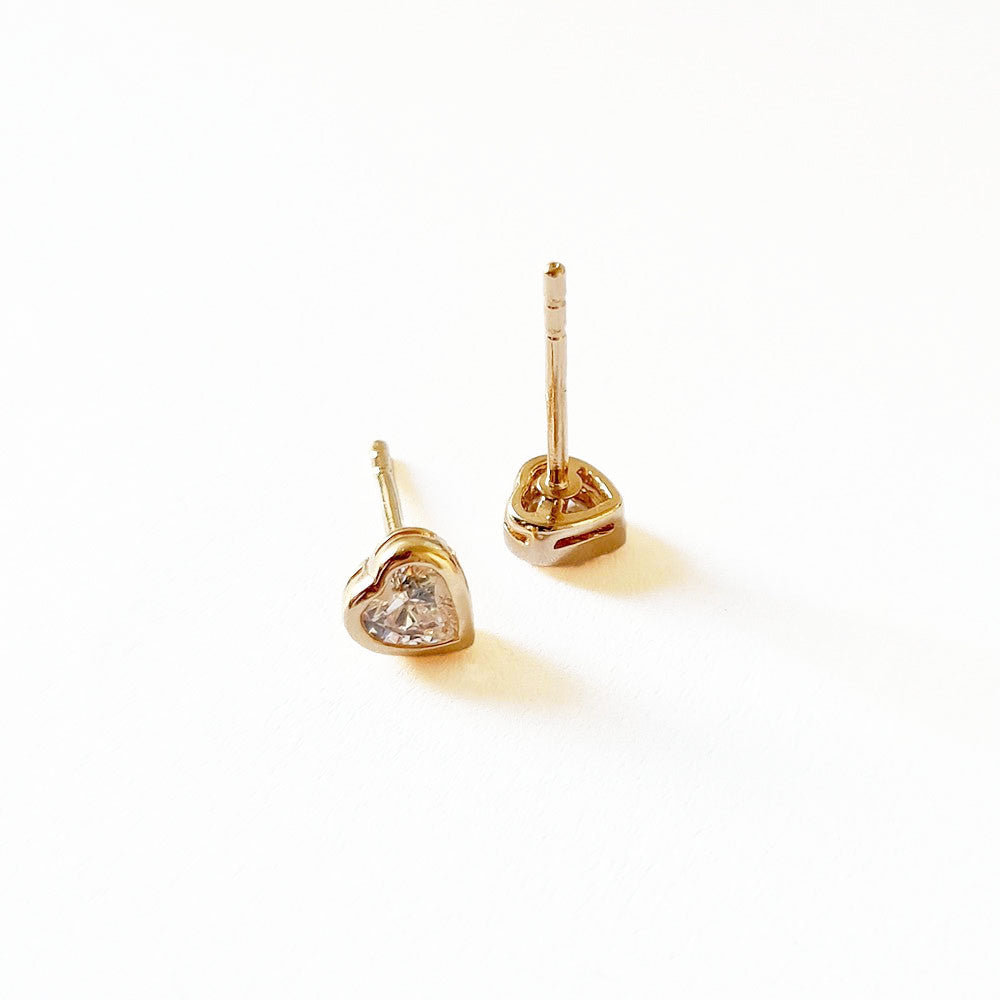 Boucle d'oreille coeur puce plaqué or 18K zirconium Romance Bellaime 3