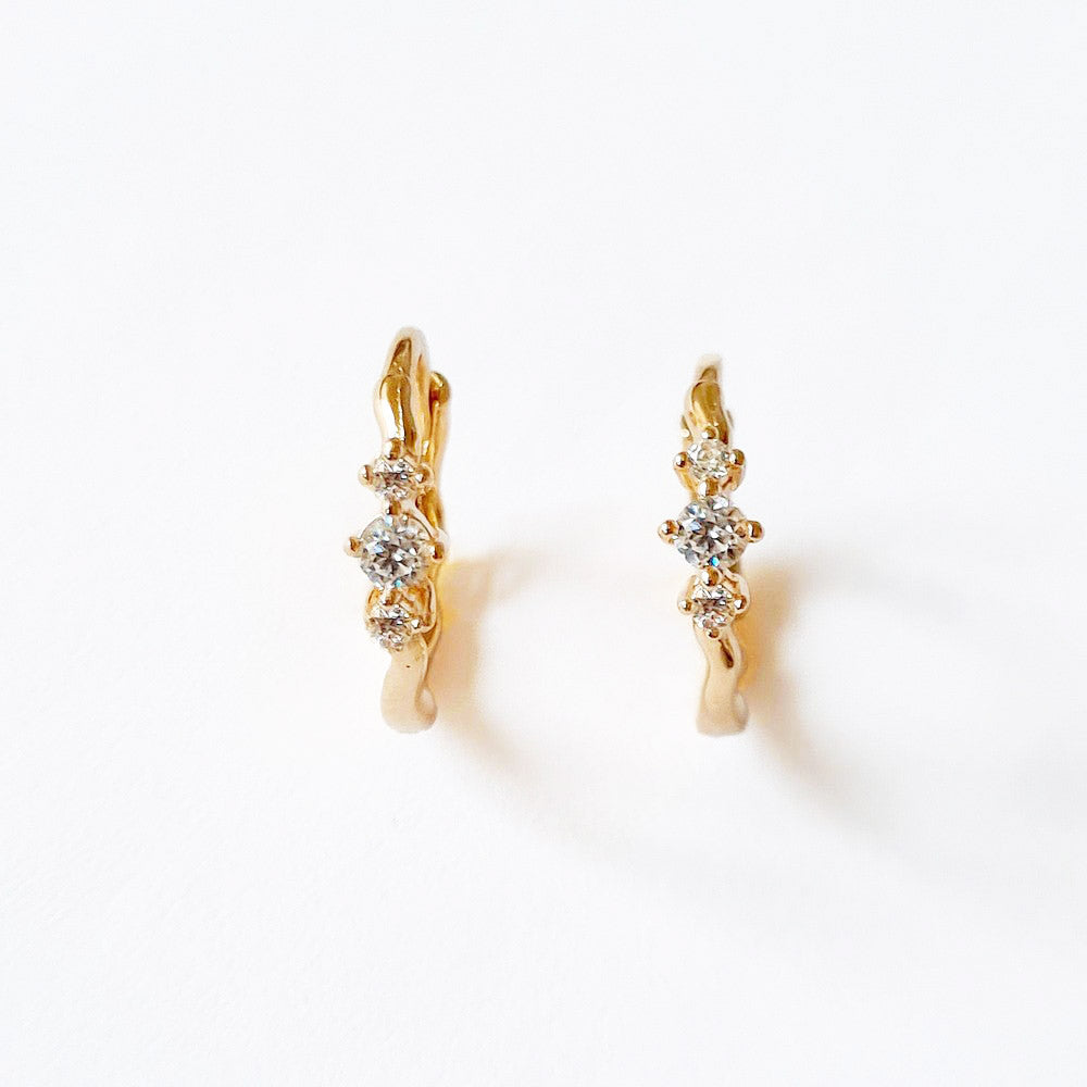 Boucles d'oreilles créoles plaqué or 18K zirconium 1,5 cm Wallace Trio Bellaime 3
