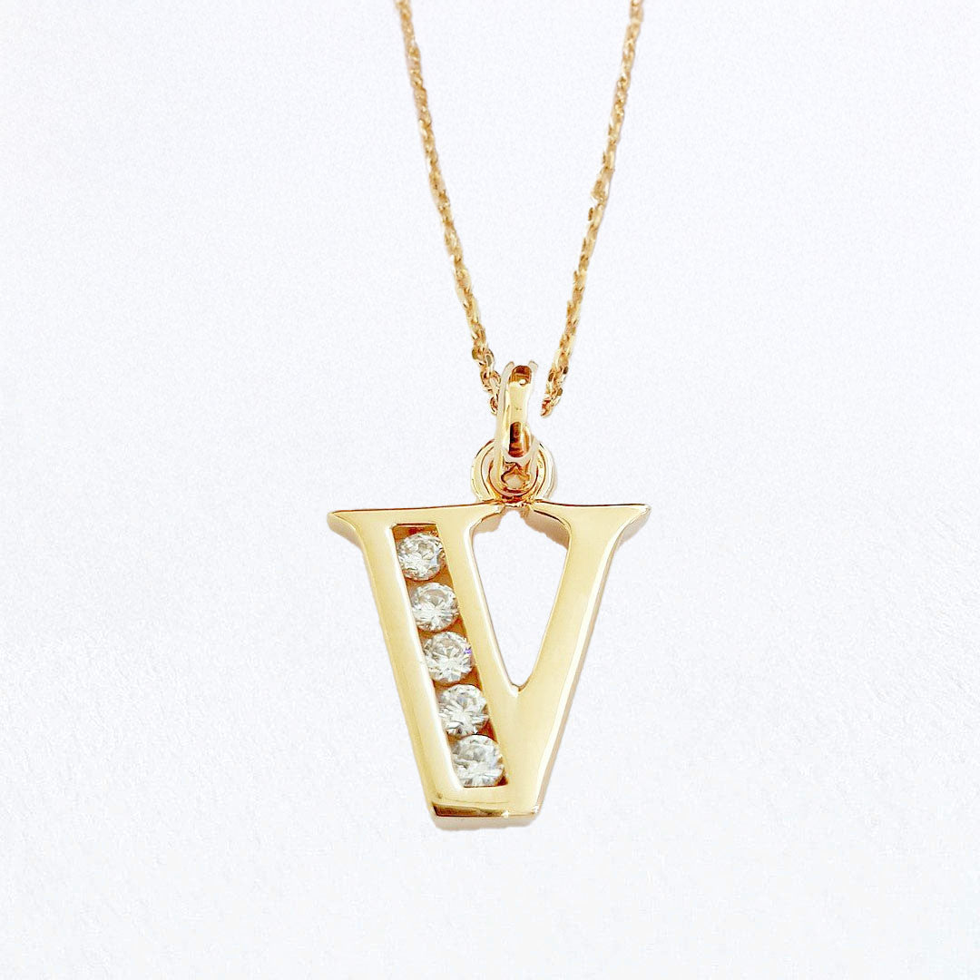 Collier lettre V - Basic & Perfect - Plaqué Or 18K Zirconium - Bellaime