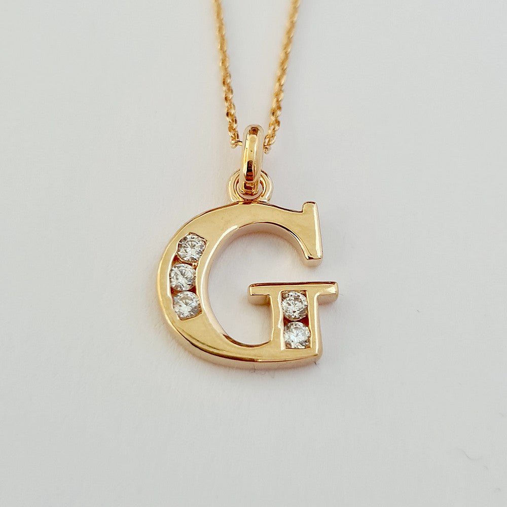 Collier Lettre E - Basic & Perfect - Plaqué Or 18K Zirconium - Bellaime