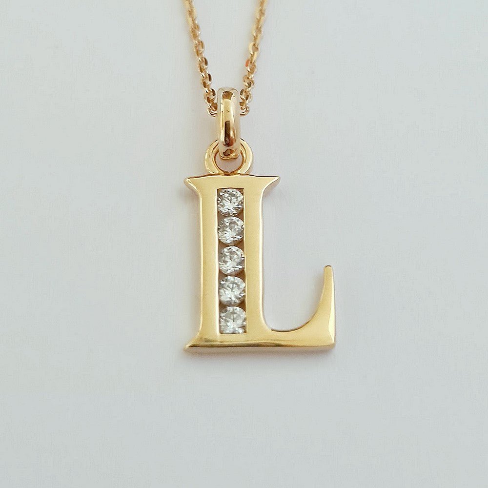 Collier Lettre E - Basic & Perfect - Plaqué Or 18K Zirconium - Bellaime