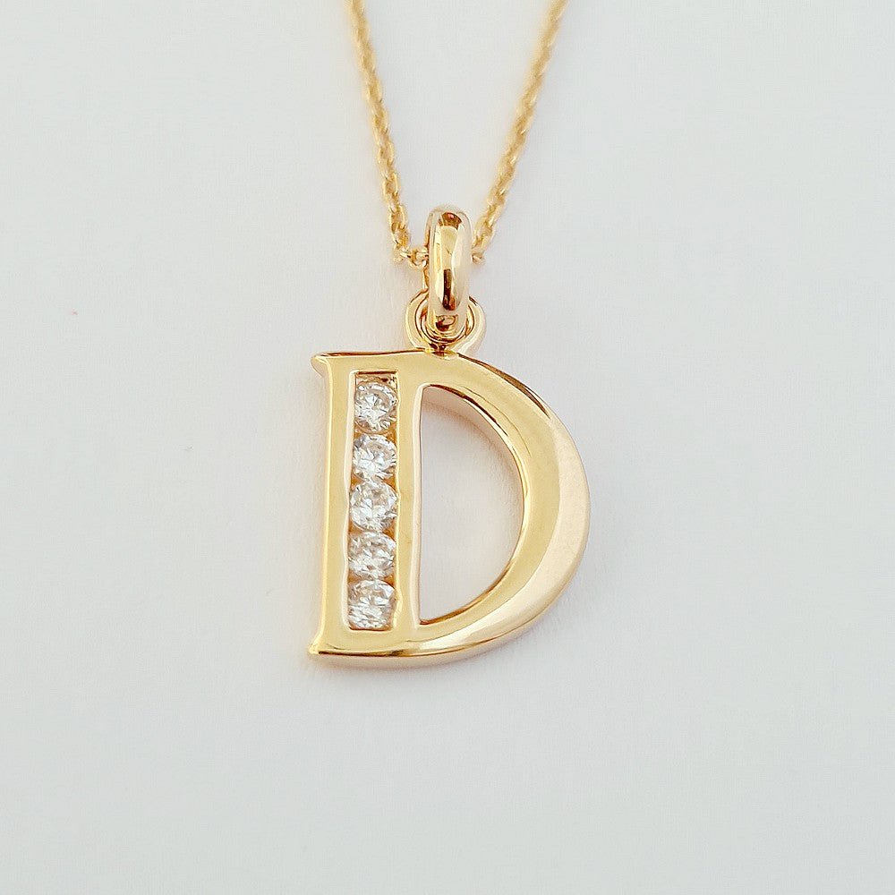 Collier Lettre E - Basic & Perfect - Plaqué Or 18K Zirconium - Bellaime