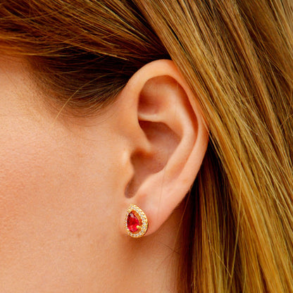 Boucle d'oreille rouge plaqué or 18k zirconium Isobel Bellaime 2