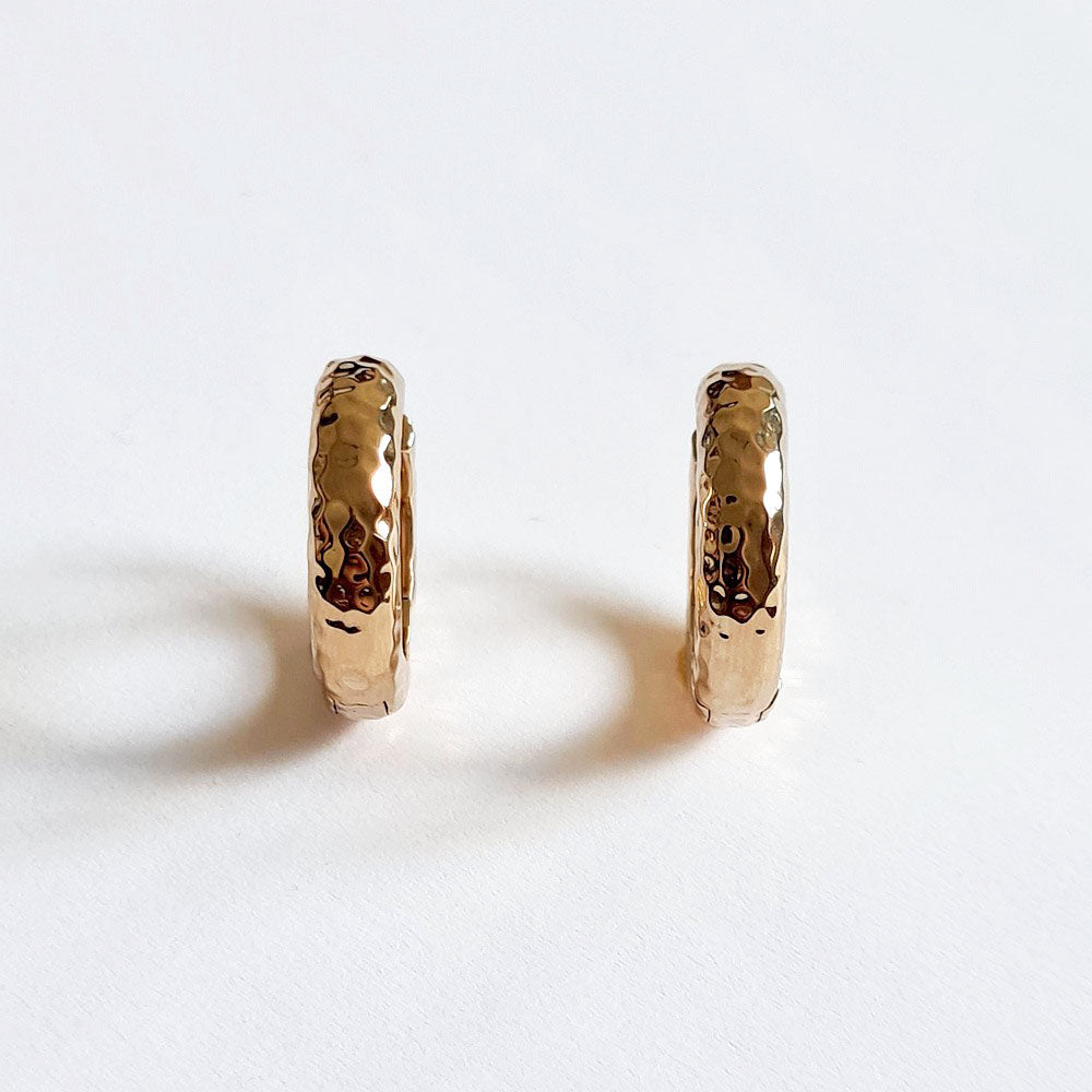Boucles d'oreilles créoles plaqué or 18K 2 cm Camilla Bellaime 4