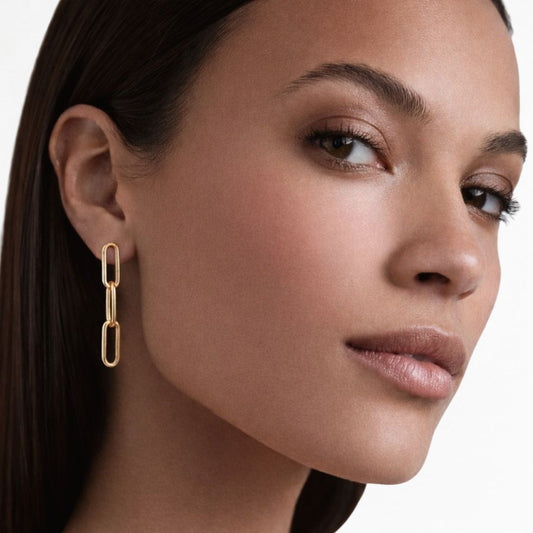 Boucles d'oreilles chaine pendantes plaqué or 18K Juliette Bellaime 2