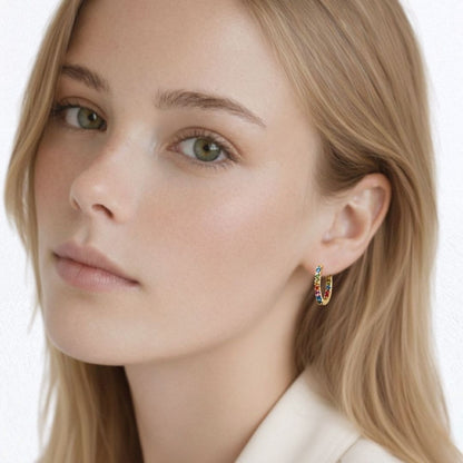 Boucle d'oreille individuelle créole colorée plaqué or 18K zirconium 1,5 cm Rainbow Loop Bellaime 2