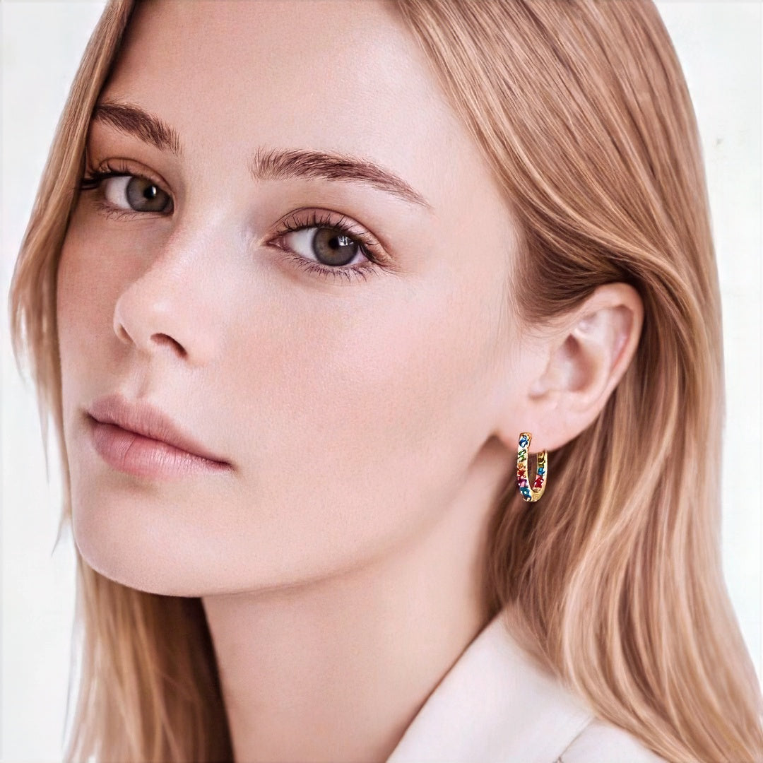 Boucle d'oreille individuelle créole colorée plaqué or 18K zirconium 1,5 cm Rainbow Loop Bellaime 2