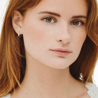 Boucles d'oreilles créoles plaqué or 18K zirconium 1,5 cm Wallace Trio Bellaime 3