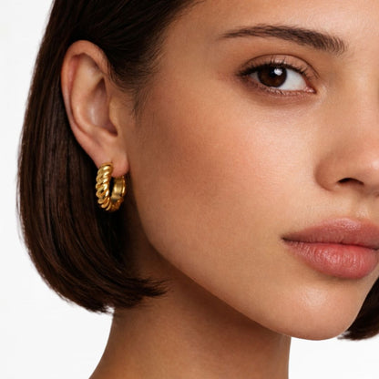 Boucles d'oreilles créoles plaqué or 18K Adele Bellaime 2