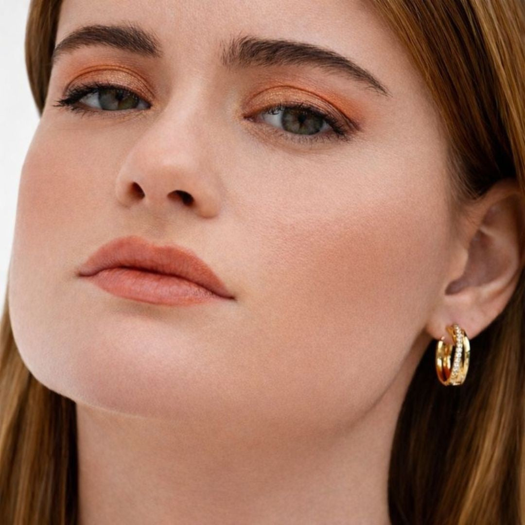 Boucles d'oreilles créoles plaqué or 18K zirconium 2 cm Carla Bellaime 4