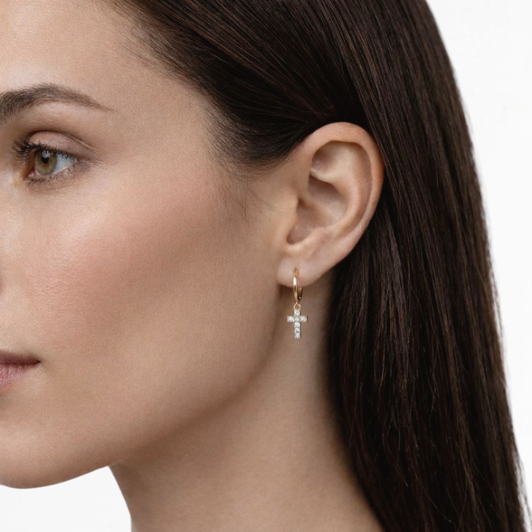 Boucles d'oreilles croix créoles plaqué or 18K Crosslight Bellaime 3