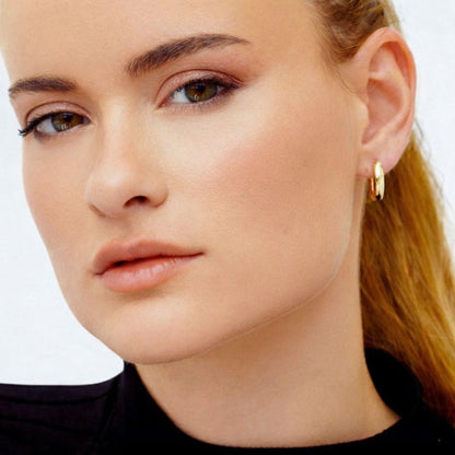 Boucles d'oreilles créoles plaqué or 18K 1,5 cm Buggy Bellaime 2