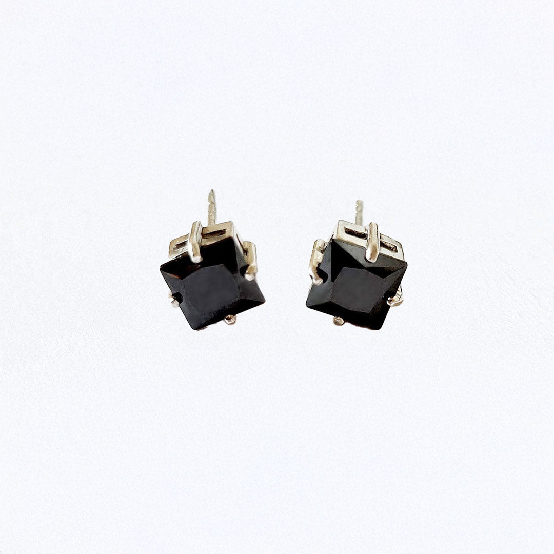 Boucle d'oreille noir femme puce argent 925 Massive Black Bellaime