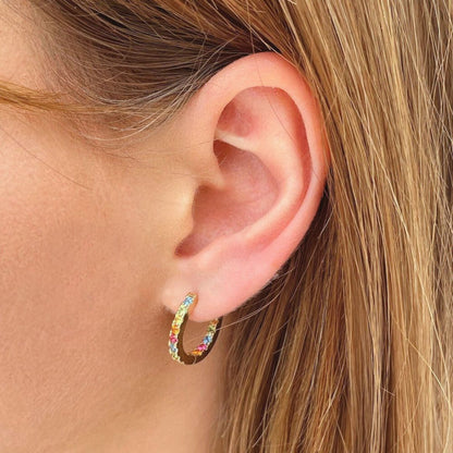 Boucles d'oreilles créoles colorées plaqué or 18K zirconium 1,5 cm Rainbow Loop Bellaime 2