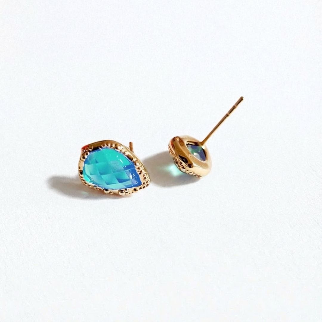 Puce d'oreille bleu plaqué or 18K zirconium Devina Bellaime 4