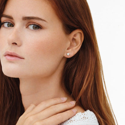 Boucle d'oreille coeur puce plaqué or 18K zirconium Romance Bellaime 3