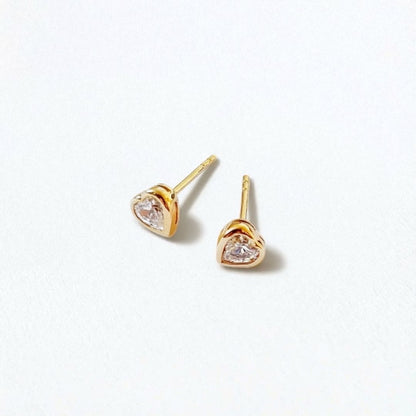 Boucle d'oreille coeur puce plaqué or 18K zirconium Romance Bellaime 4