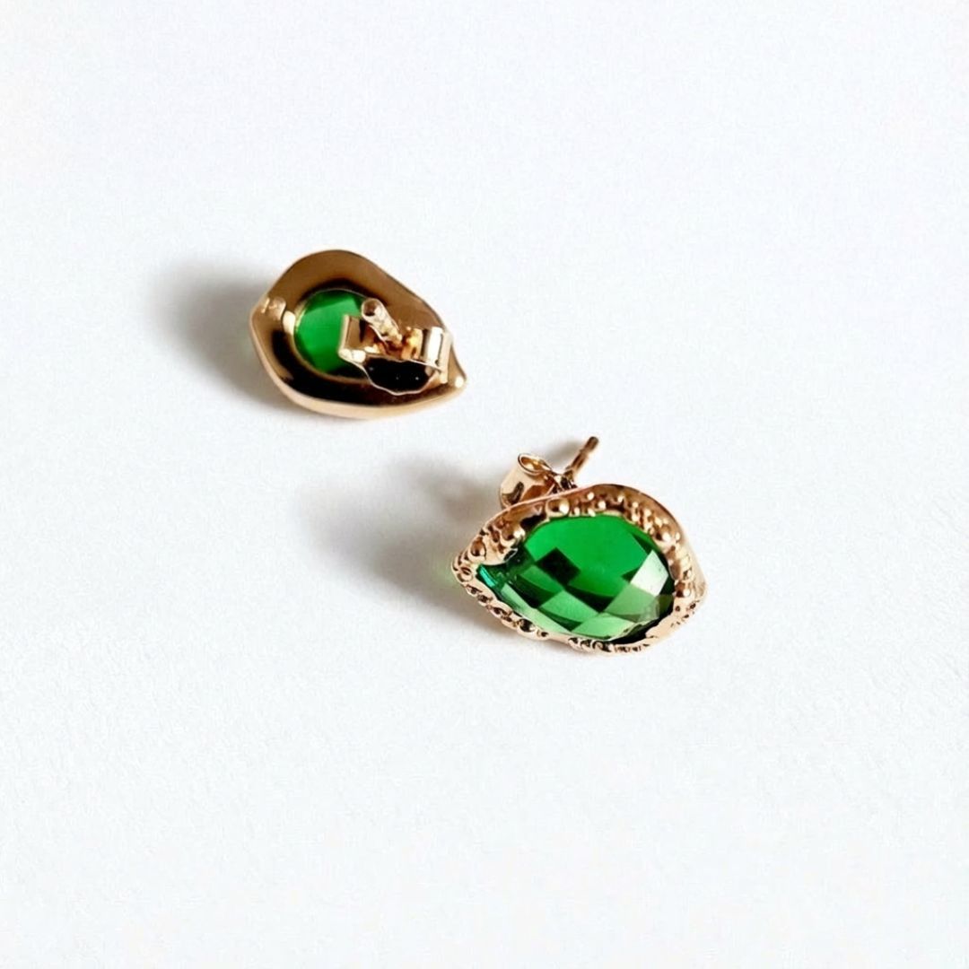 Puce d'oreille vert plaqué or 18K zirconium Devina Bellaime 6