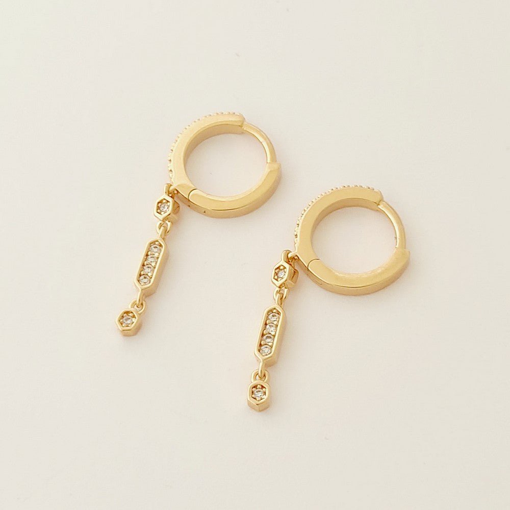 Boucles d'oreilles pendantes plaqué or 18K zirconium 2,5 cm Affinity Bellaime 4