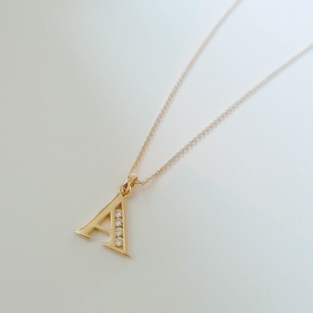 Collier Lettre A - Basic & Perfect - Plaqué Or 18K Zirconium - Bellaime